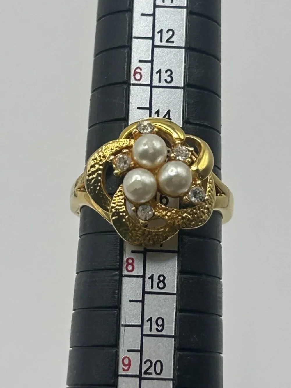 Vintage Cottagecore Faux Pearl Rhinestone Gold Tone Flower Ring Size 7 Romantic - Picture 16 of 16